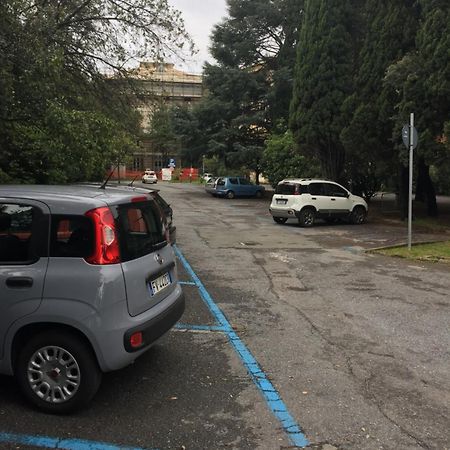 Appartamento In Centro Zona Fiera,Davanti Al Galliera Genua Exterior foto