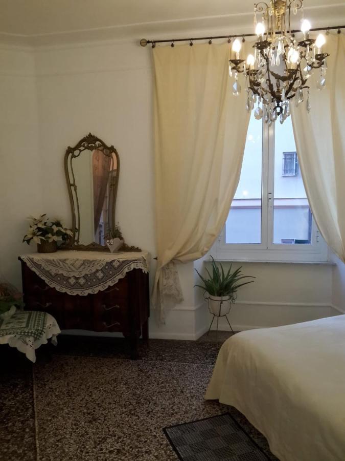 Appartamento In Centro Zona Fiera,Davanti Al Galliera Genua Exterior foto