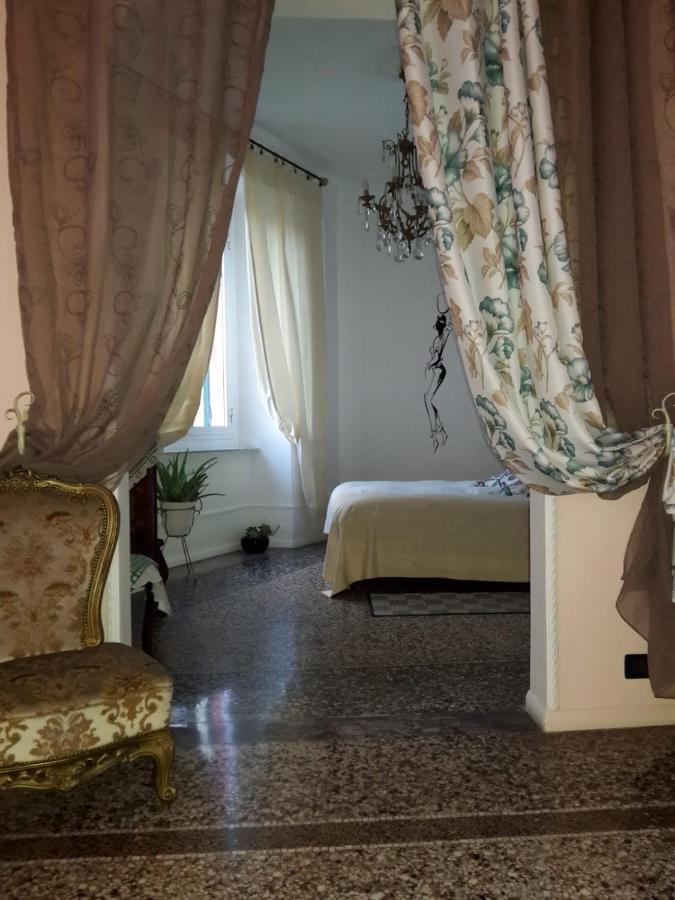 Appartamento In Centro Zona Fiera,Davanti Al Galliera Genua Exterior foto