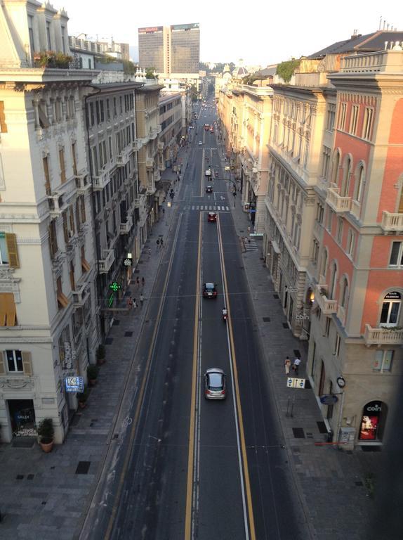Appartamento In Centro Zona Fiera,Davanti Al Galliera Genua Exterior foto