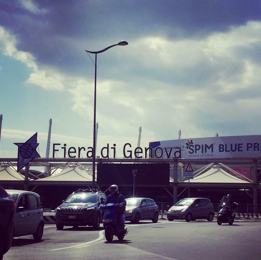 Appartamento In Centro Zona Fiera,Davanti Al Galliera Genua Exterior foto