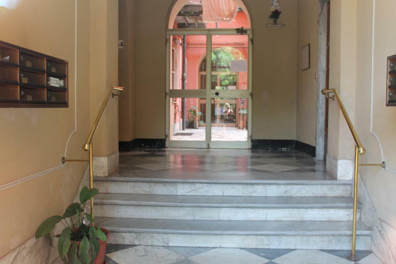 Appartamento In Centro Zona Fiera,Davanti Al Galliera Genua Exterior foto