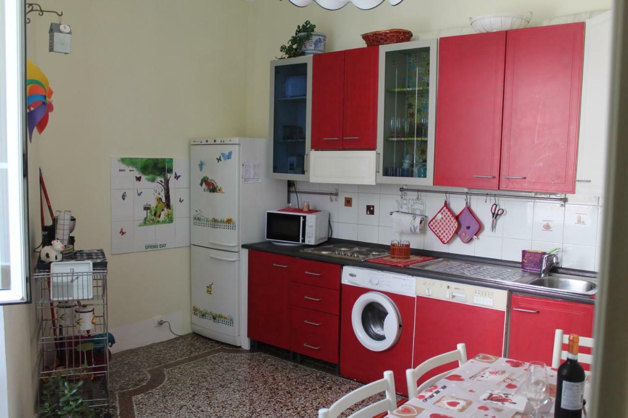 Appartamento In Centro Zona Fiera,Davanti Al Galliera Genua Exterior foto