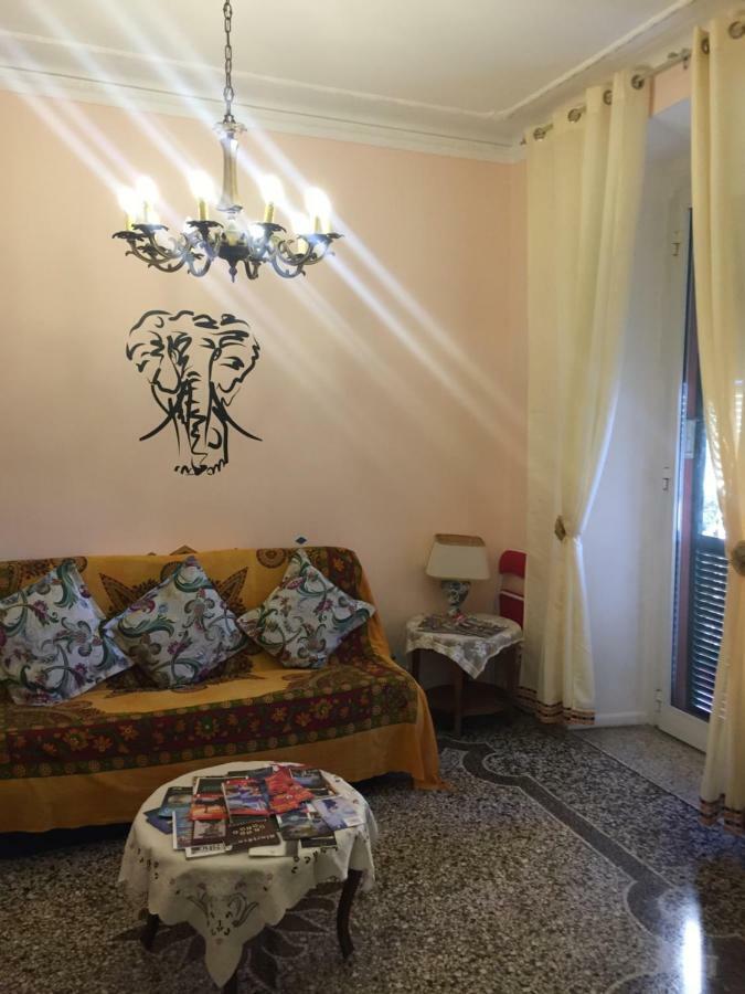 Appartamento In Centro Zona Fiera,Davanti Al Galliera Genua Exterior foto