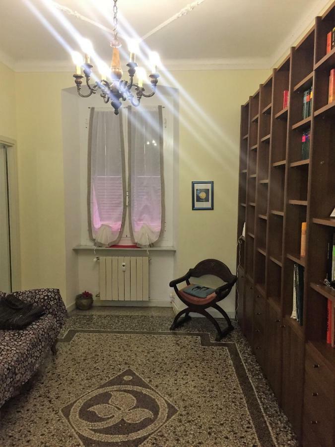Appartamento In Centro Zona Fiera,Davanti Al Galliera Genua Exterior foto
