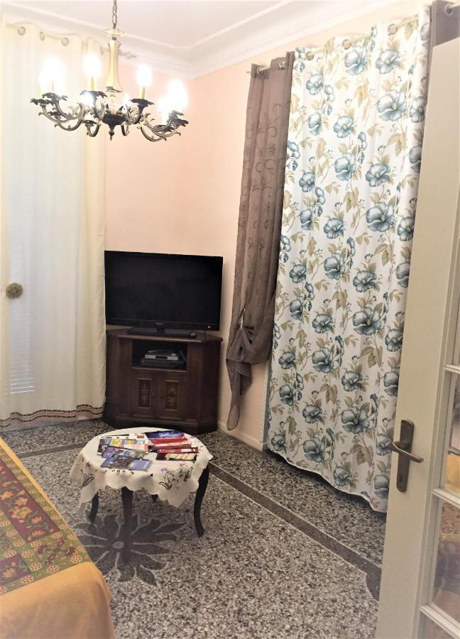 Appartamento In Centro Zona Fiera,Davanti Al Galliera Genua Exterior foto