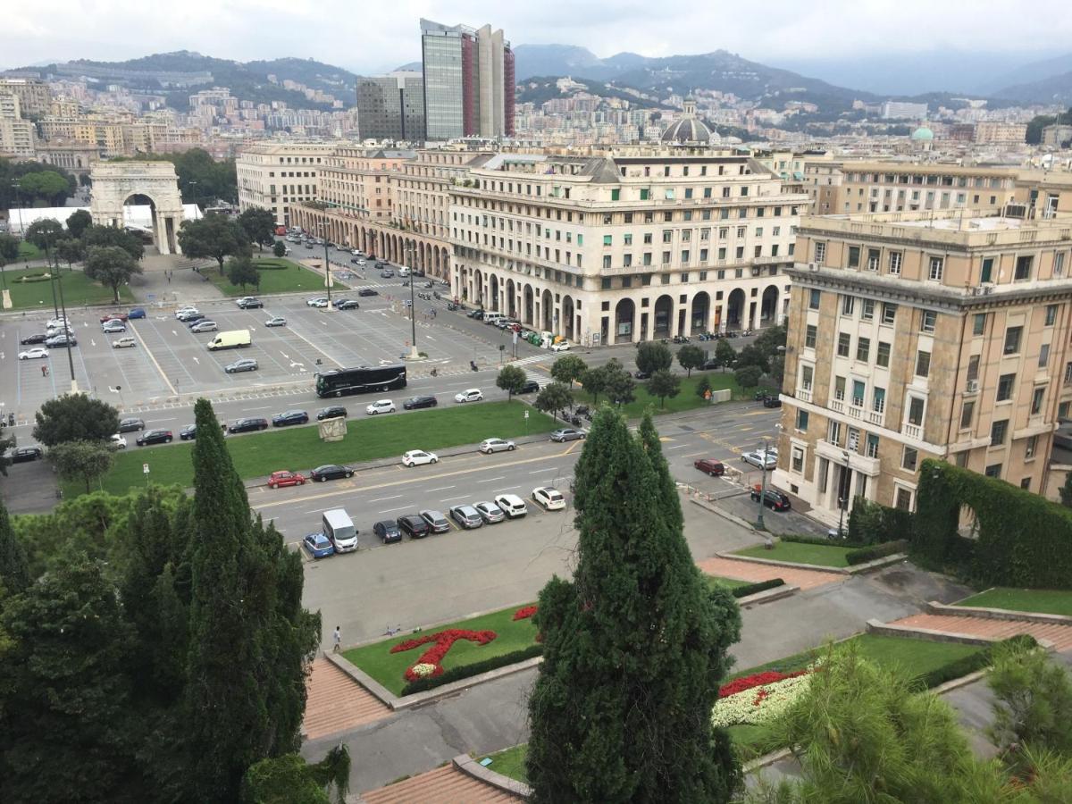 Appartamento In Centro Zona Fiera,Davanti Al Galliera Genua Exterior foto